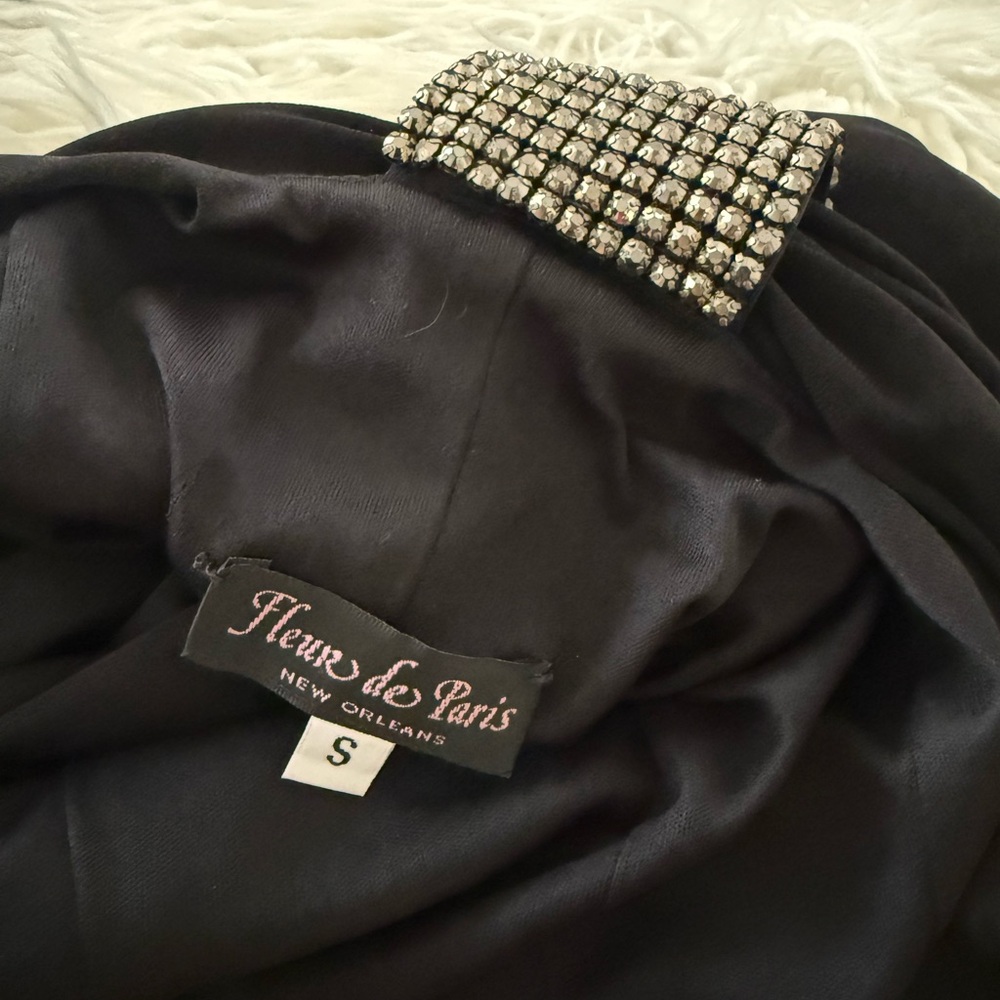 Backless Evening Dress. - Picture 4 of 4